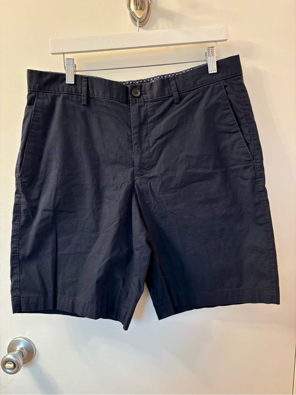 Banana Republic Men's Navy Flat-Front Chino Shorts waist 18/rise 15/length 21